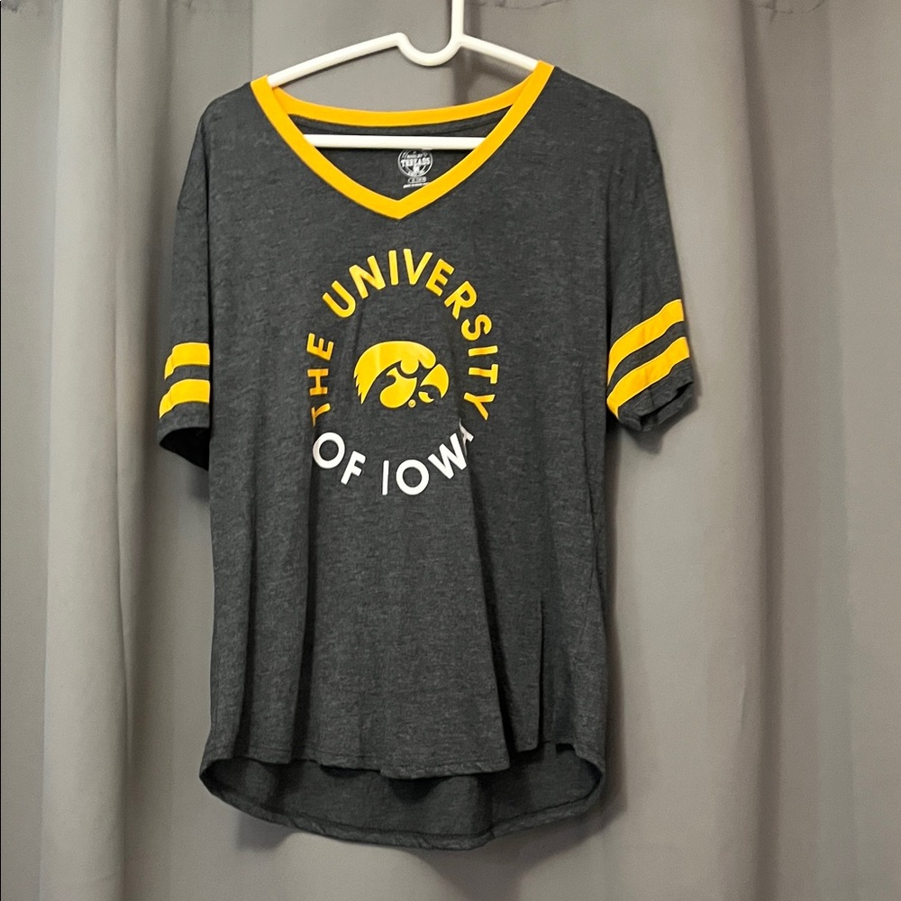 NWT University of Iowa Gray and Yellow Women's Top T4